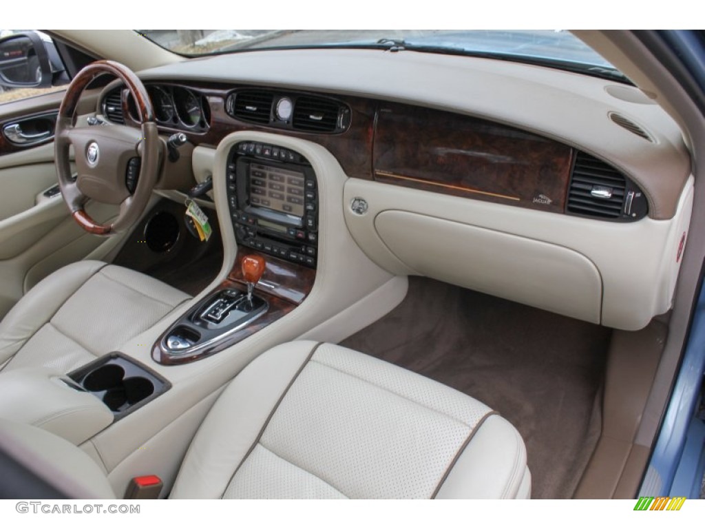 2008 Jaguar XJ Vanden Plas Dashboard Photos