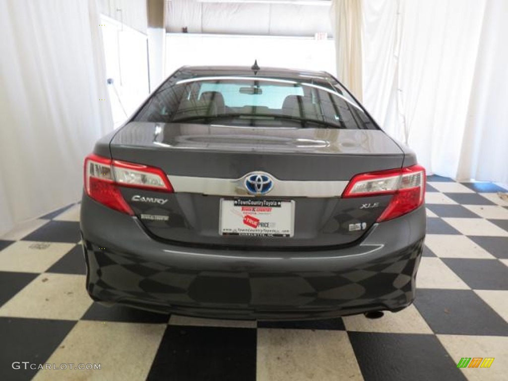 2013 Camry Hybrid XLE - Magnetic Gray Metallic / Light Gray photo #21