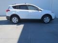 Super White - RAV4 LE Photo No. 2
