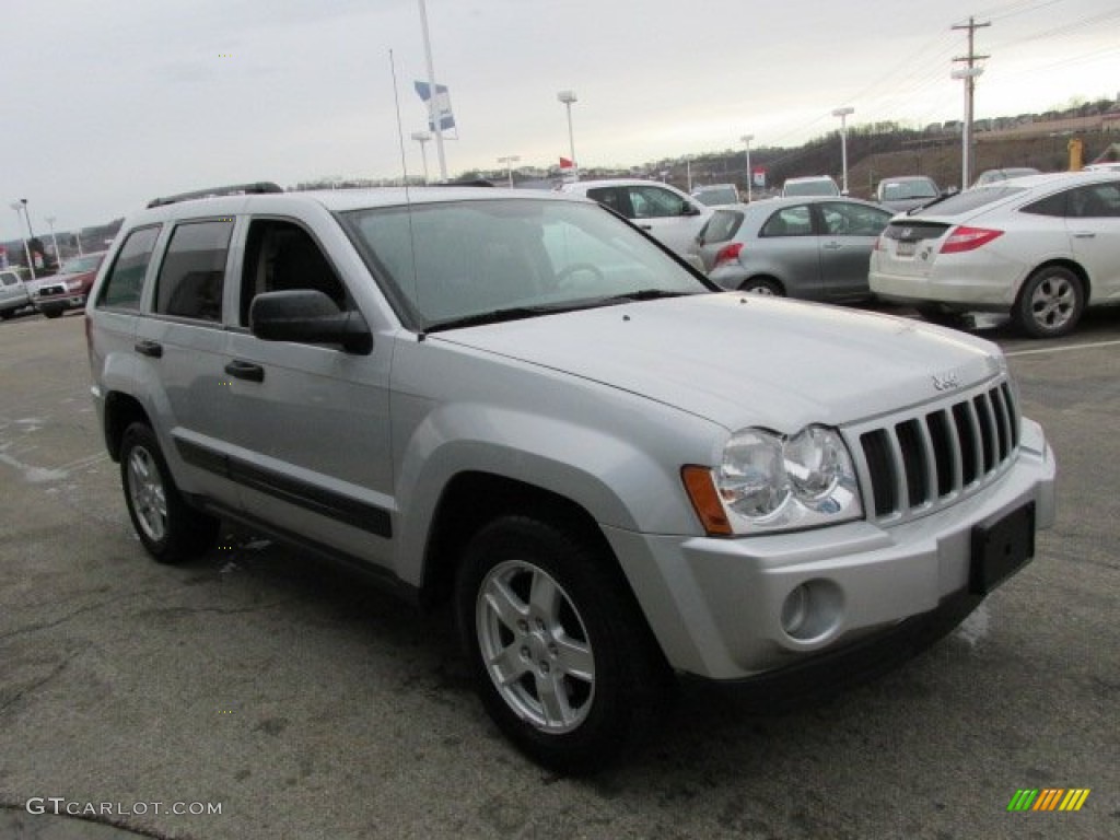 Bright Silver Metallic 2005 Jeep Grand Cherokee Laredo 4x4 Exterior Photo #76569742