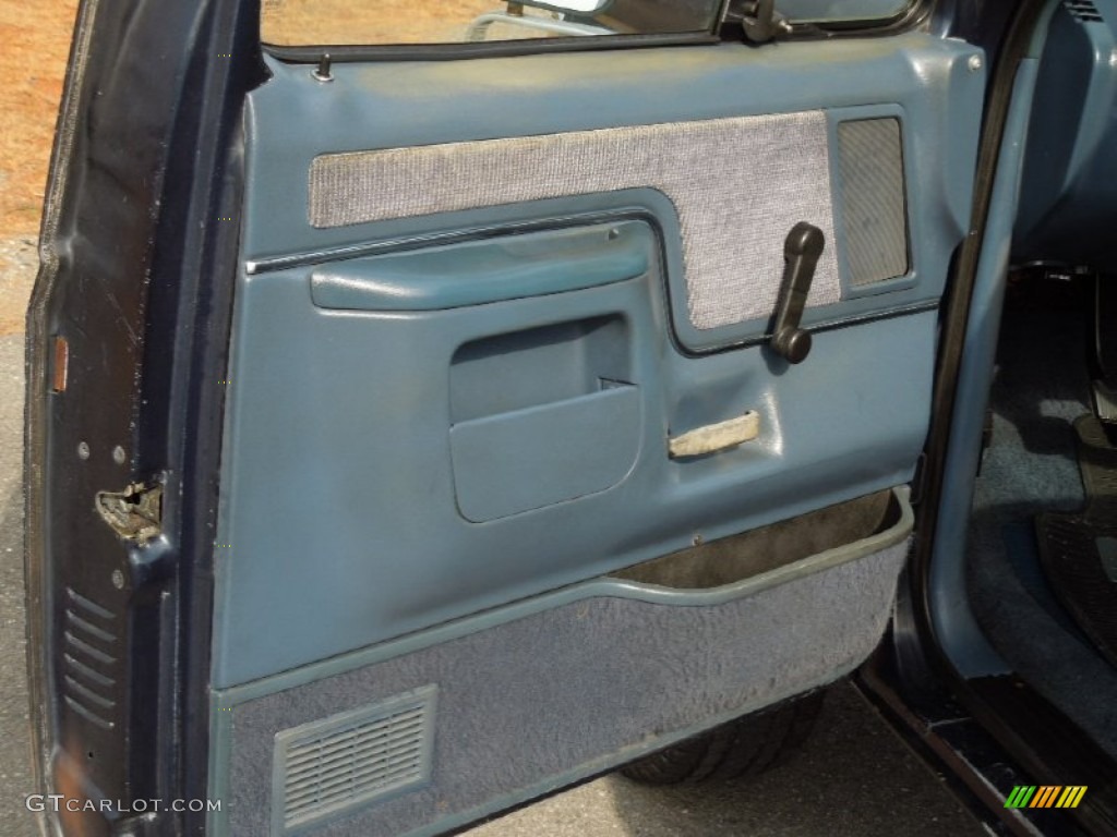 1988 Ford F150 XLT Lariat Regular Cab 4x4 Regatta Blue Door Panel Photo #76570623