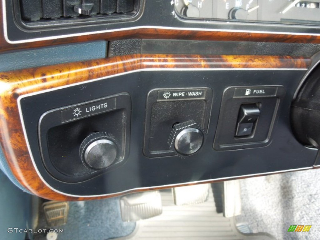 1988 Ford F150 XLT Lariat Regular Cab 4x4 Controls Photo #76570669