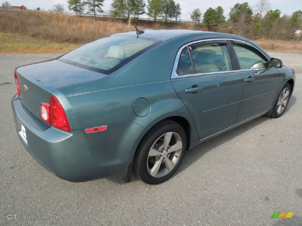 2009 Malibu LT Sedan - Silver Moss Metallic / Titanium photo #5