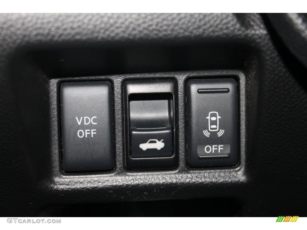 2010 Infiniti G 37 Convertible Controls Photo #76573840
