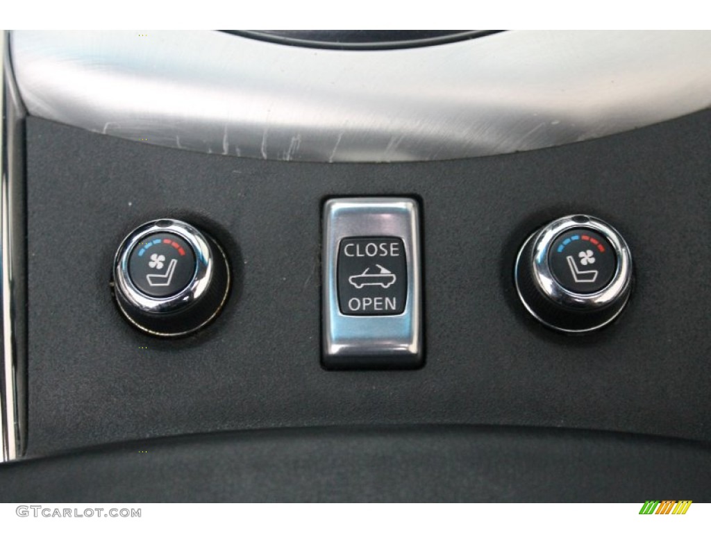 2010 Infiniti G 37 Convertible Controls Photo #76573862
