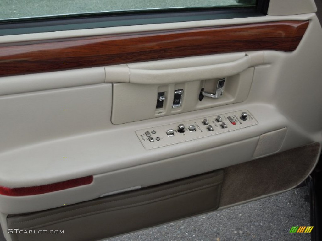 1996 Cadillac DeVille Sedan Controls Photo #76574163