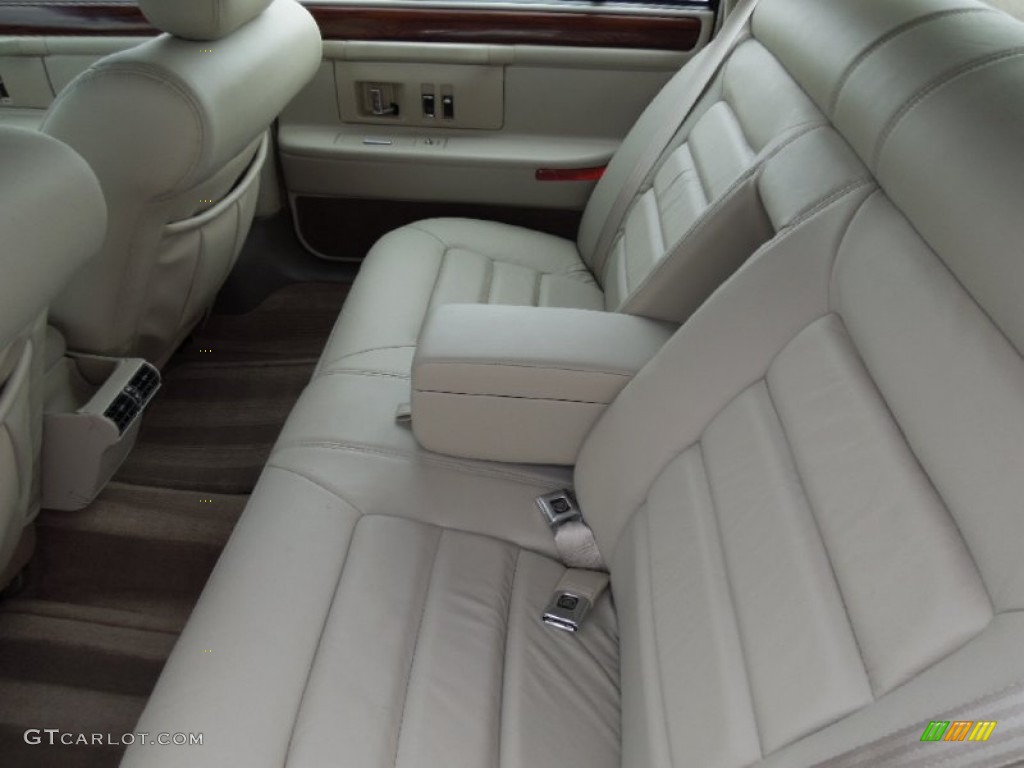 Neutral Shale Interior 1996 Cadillac DeVille Sedan Photo #76574320