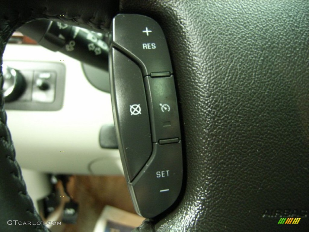 2009 Chevrolet Impala LTZ Controls Photo #76574359