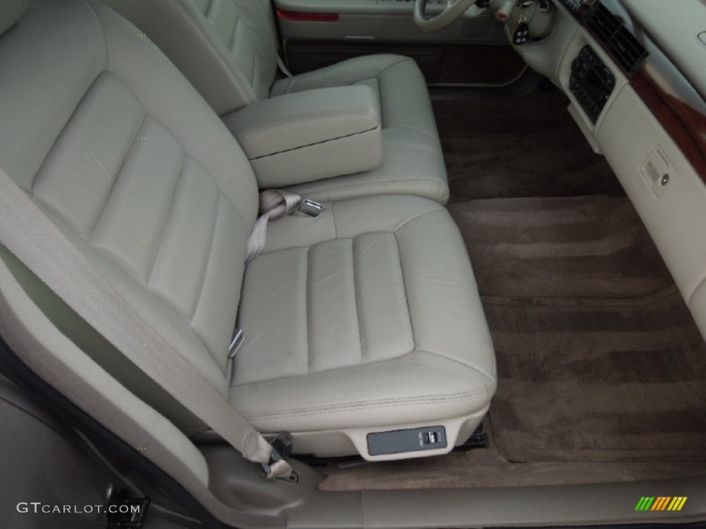 Neutral Shale Interior 1996 Cadillac DeVille Sedan Photo #76574391