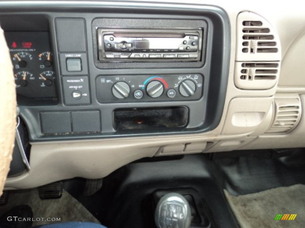 1998 Chevrolet C/K C1500 Regular Cab Controls Photos