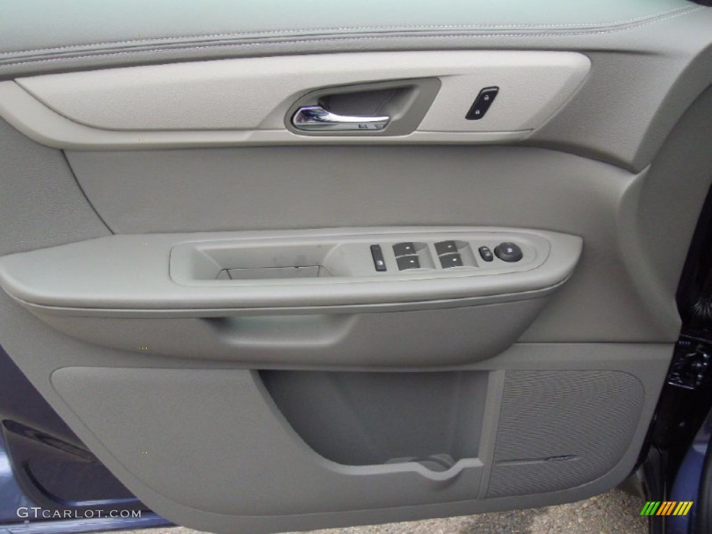 2013 Chevrolet Traverse LT Dark Titanium/Light Titanium Door Panel Photo #76576423