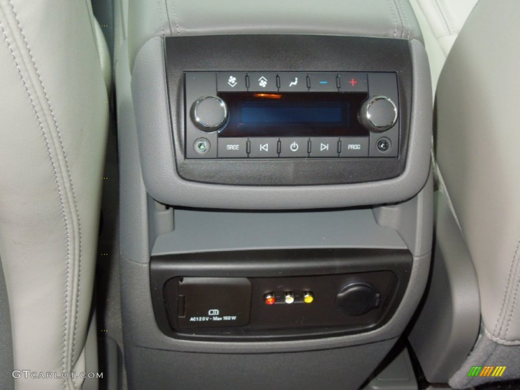 2013 Chevrolet Traverse LT Controls Photo #76576641
