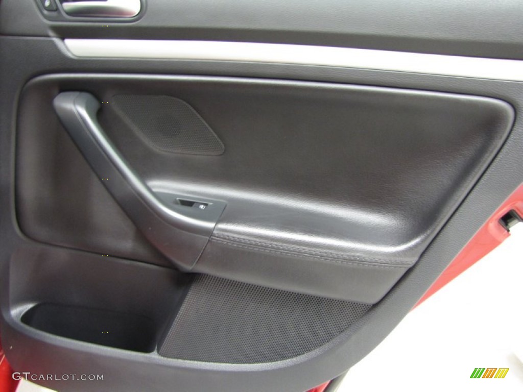 2010 Jetta Limited Edition Sedan - Salsa Red / Titan Black photo #12