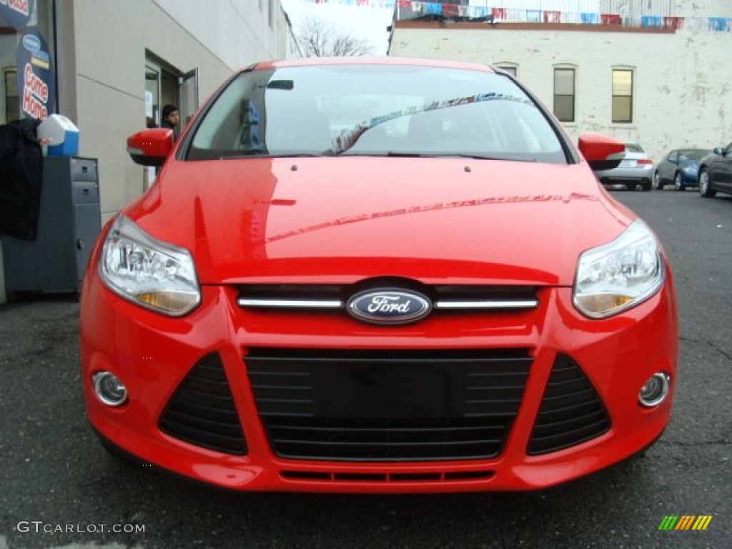 2012 Focus SEL Sedan - Race Red / Charcoal Black photo #2