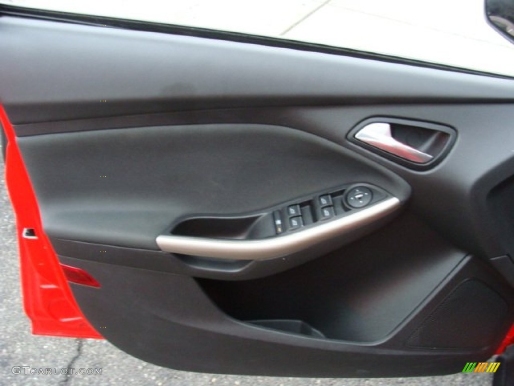 2012 Focus SEL Sedan - Race Red / Charcoal Black photo #6