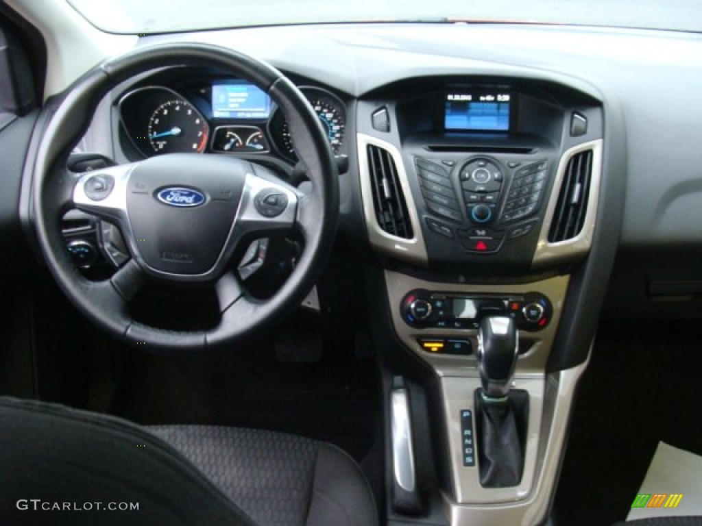 2012 Focus SEL Sedan - Race Red / Charcoal Black photo #9