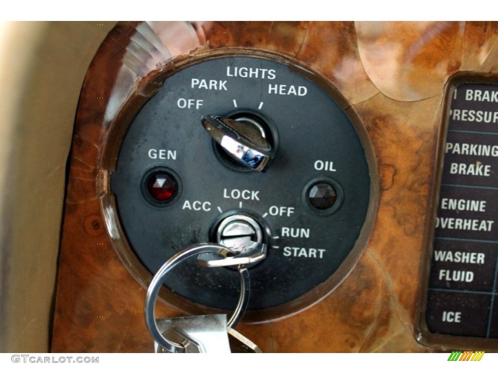 1978 Rolls-Royce Silver Shadow II Standard Silver Shadow II Model Controls Photo #76579993