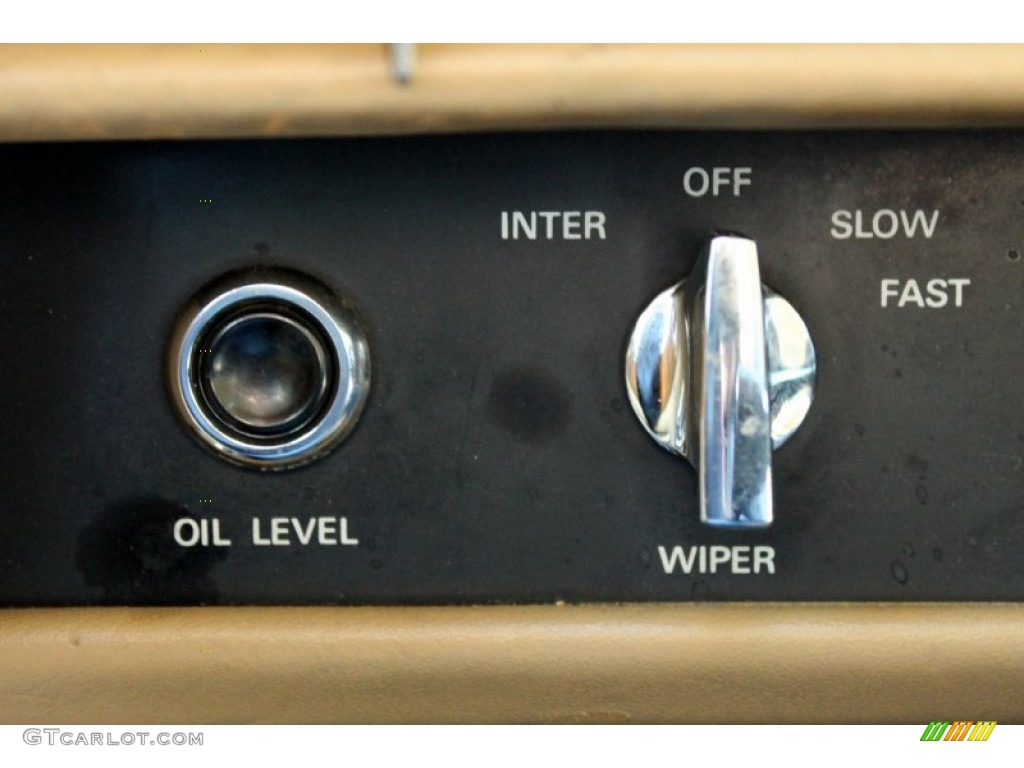 1978 Rolls-Royce Silver Shadow II Standard Silver Shadow II Model Controls Photo #76580042