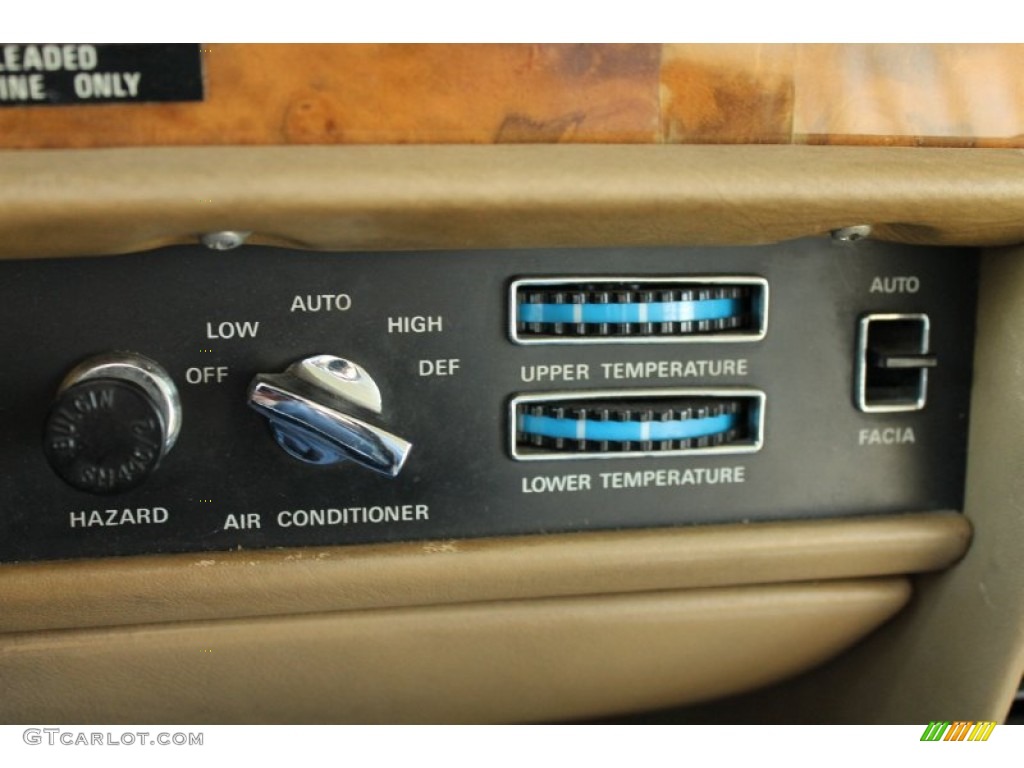 1978 Rolls-Royce Silver Shadow II Standard Silver Shadow II Model Controls Photo #76580185