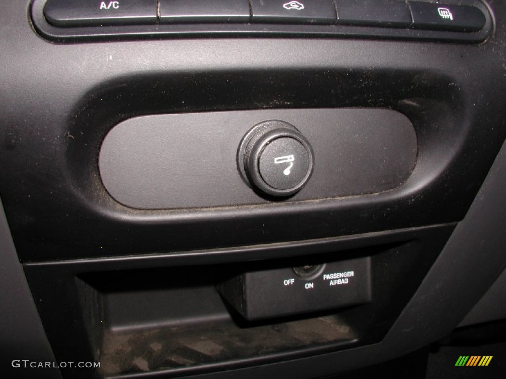 2004 F150 XLT Regular Cab 4x4 - True Blue Metallic / Medium/Dark Flint photo #63
