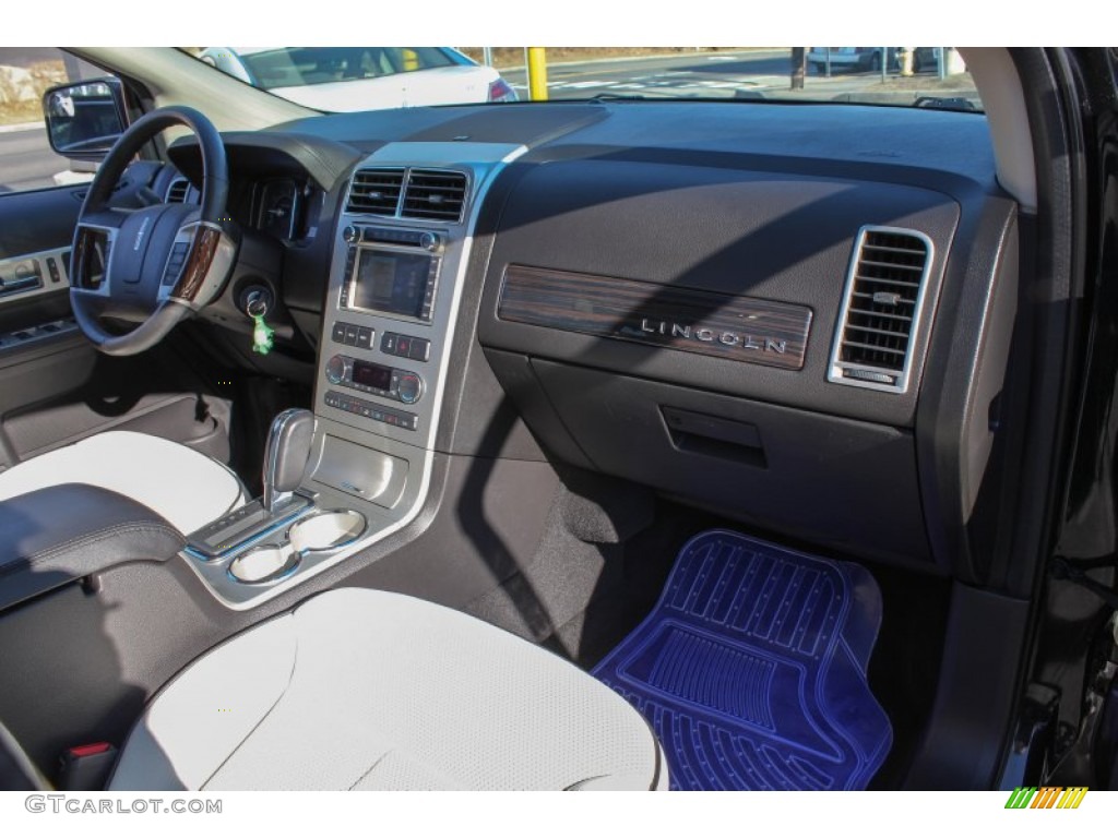 2010 Lincoln MKX Limited Edition AWD Medium Light Stone Dashboard Photo #76582849