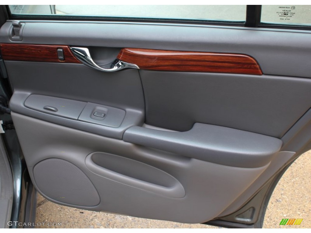 2004 Cadillac DeVille Sedan Dark Gray Door Panel Photo #76586856