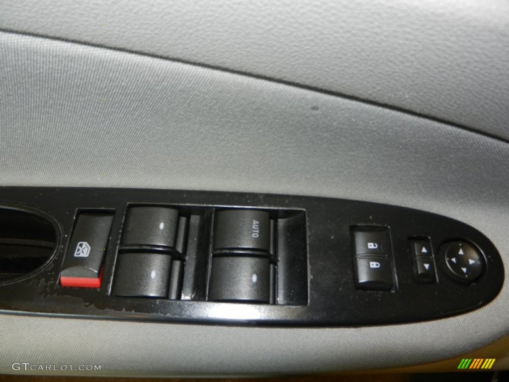 2006 Chevrolet Cobalt LT Sedan Controls Photos