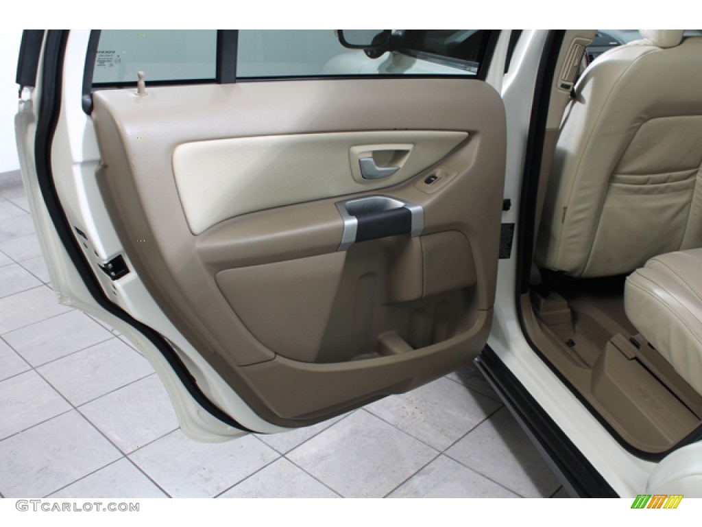 2010 Volvo XC90 V8 AWD Soft Beige Door Panel Photo #76592512