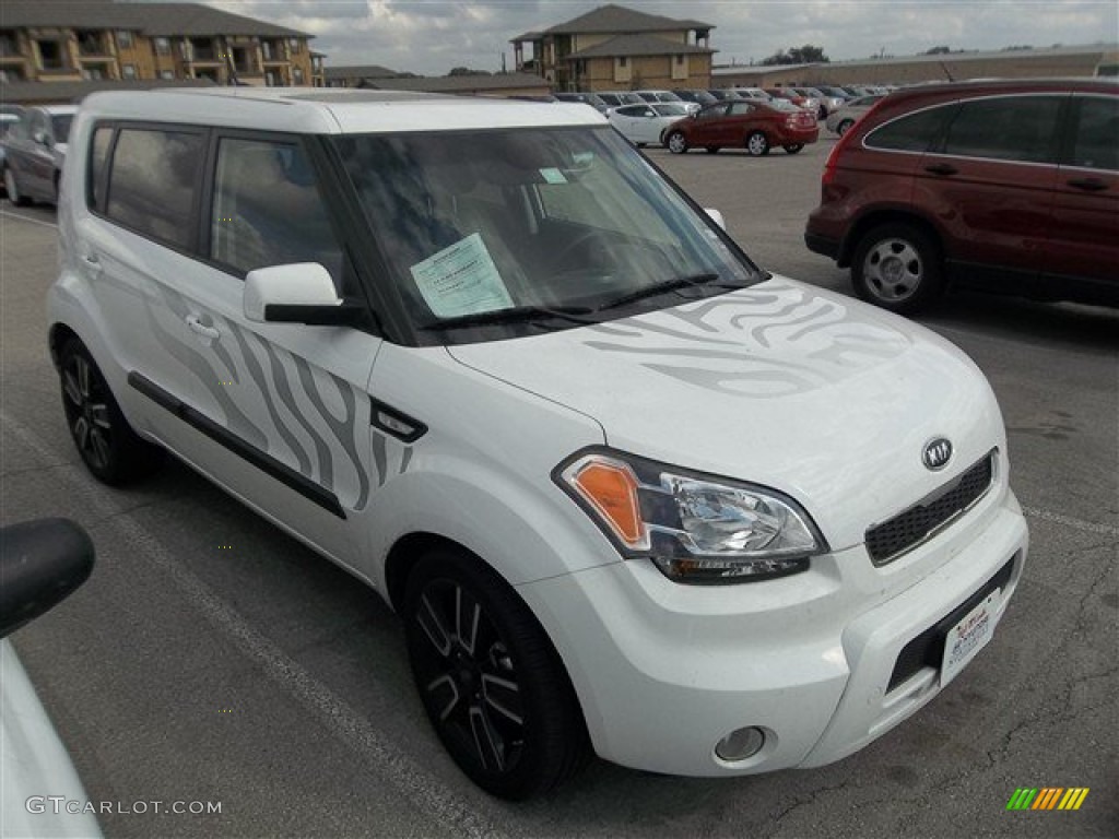 2011 Soul White Tiger Special Edition - Clear White/Grey Graphics / Black Leather photo #2