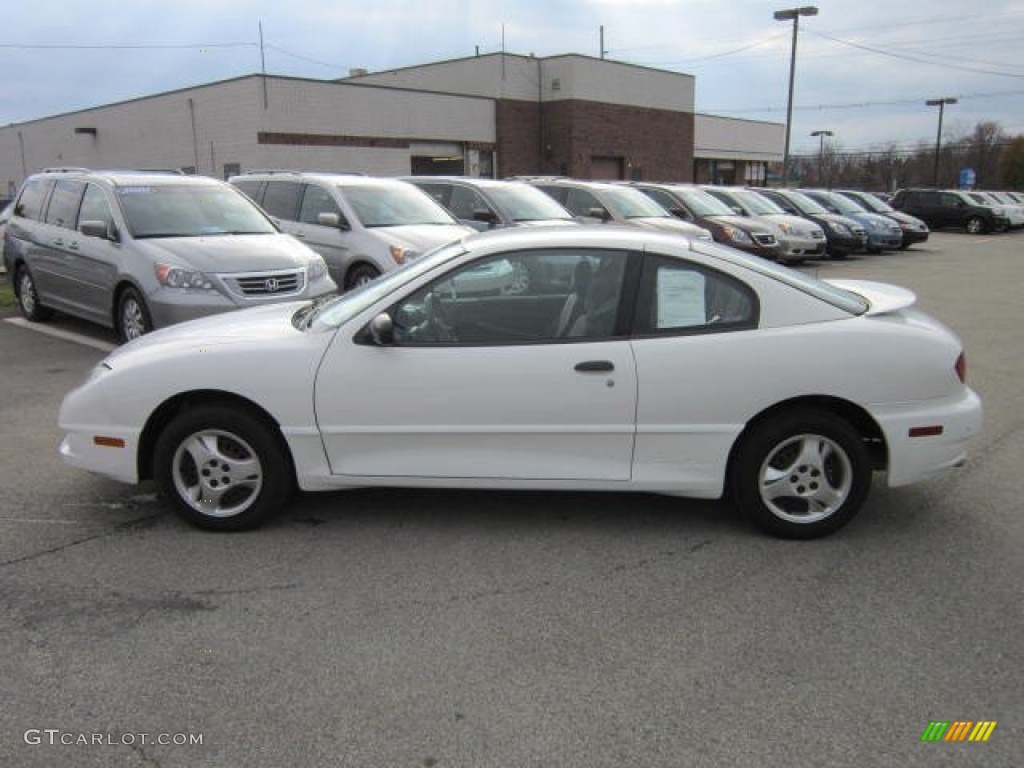2005 Sunfire Coupe - Summit White / Graphite photo #4