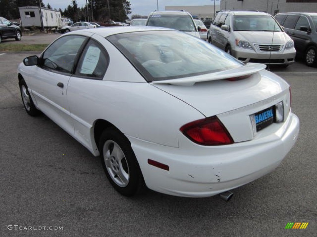 2005 Sunfire Coupe - Summit White / Graphite photo #5