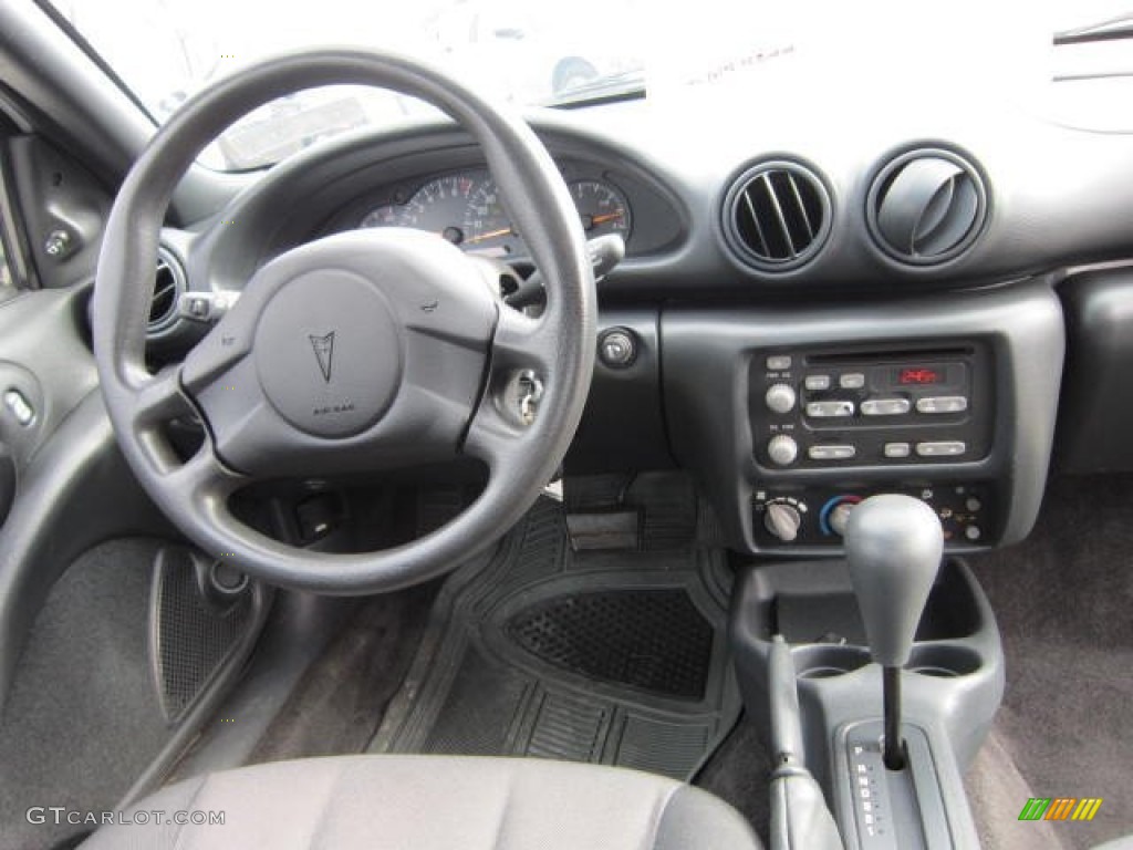2005 Sunfire Coupe - Summit White / Graphite photo #12
