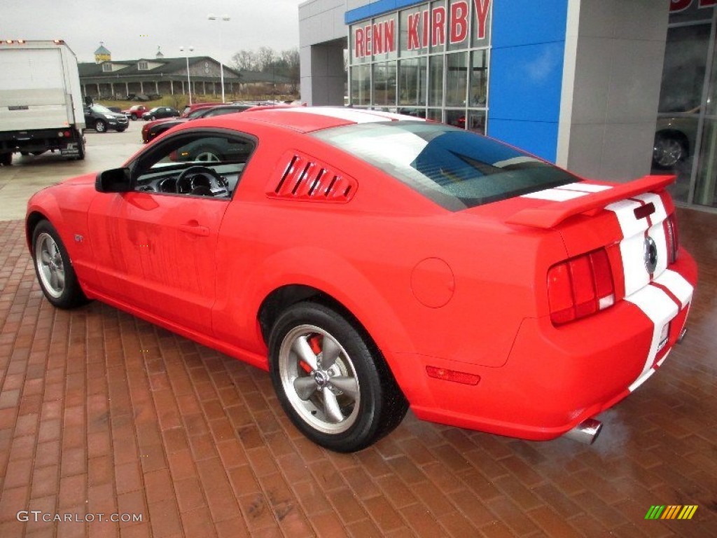 2006 Mustang GT Premium Coupe - Torch Red / Dark Charcoal photo #2