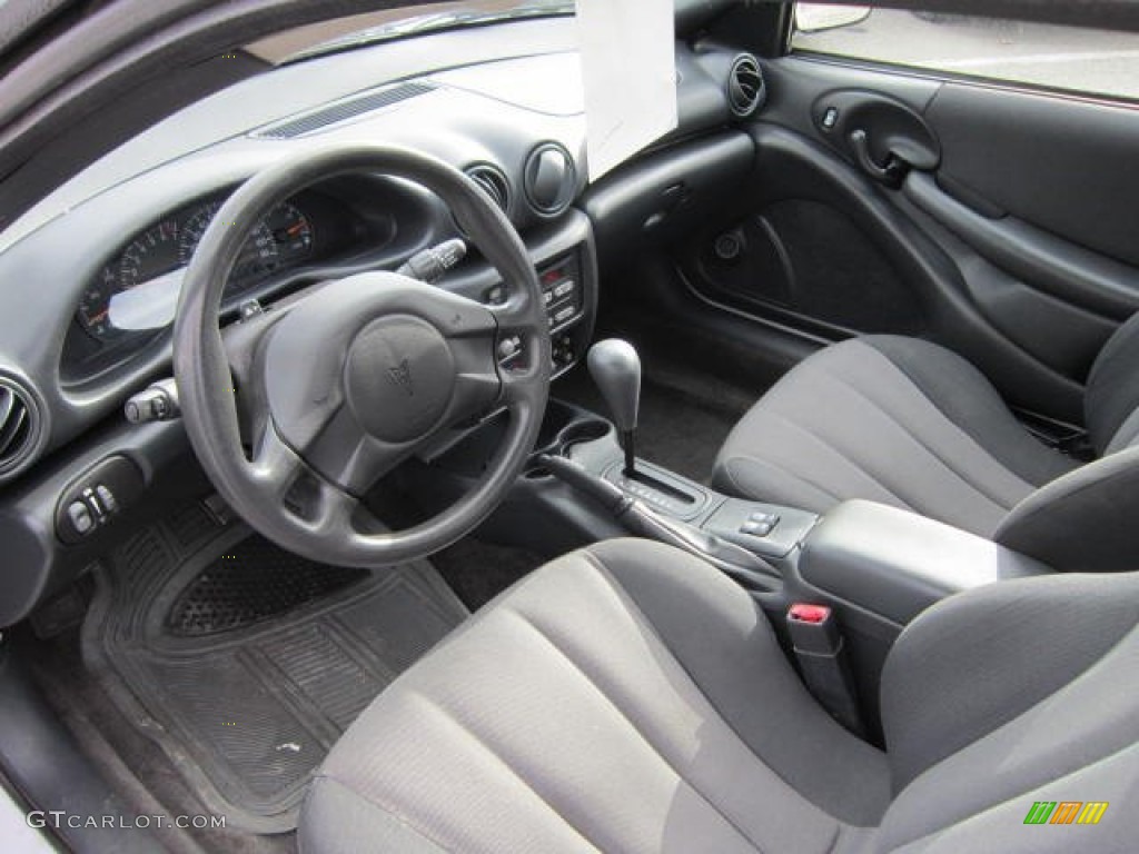 2005 Sunfire Coupe - Summit White / Graphite photo #15