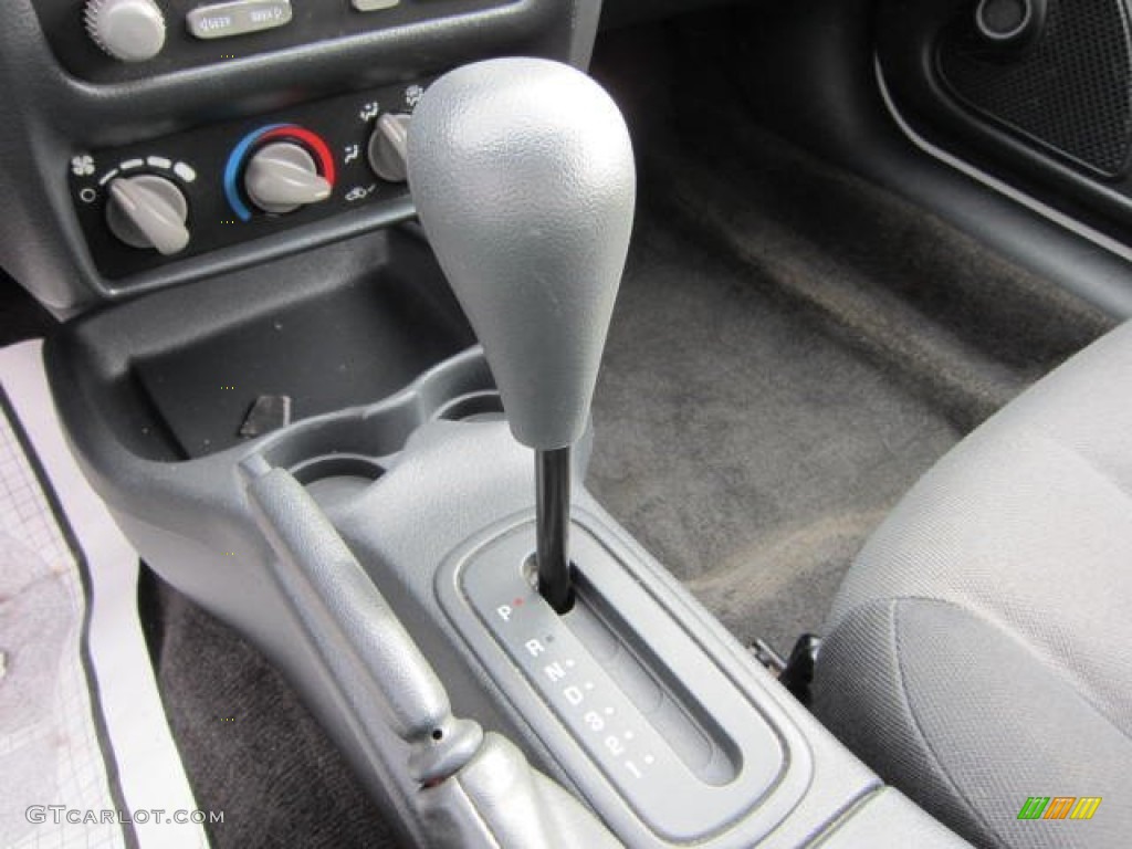 2005 Sunfire Coupe - Summit White / Graphite photo #18