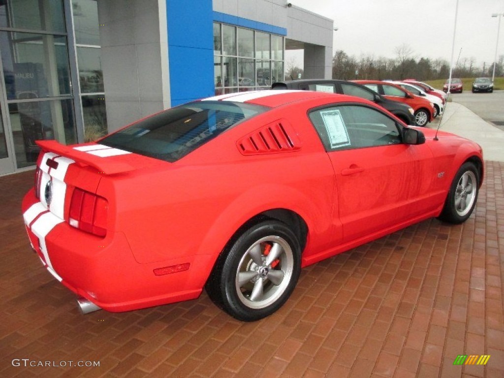 2006 Mustang GT Premium Coupe - Torch Red / Dark Charcoal photo #11