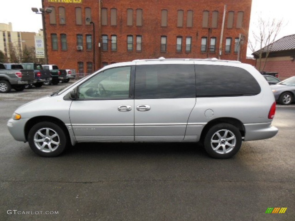 Bright Silver Metallic 2000 Chrysler Town & Country Limited Exterior Photo #76596281