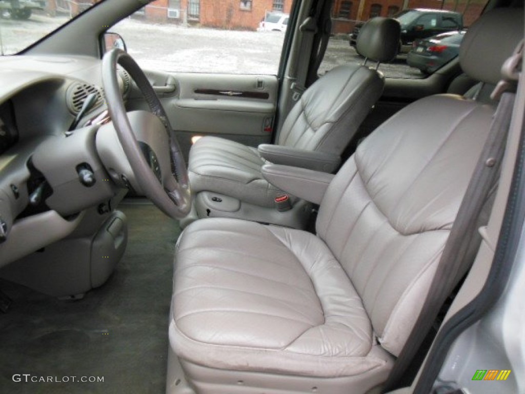 2000 Chrysler Town & Country Limited Front Seat Photo #76596469
