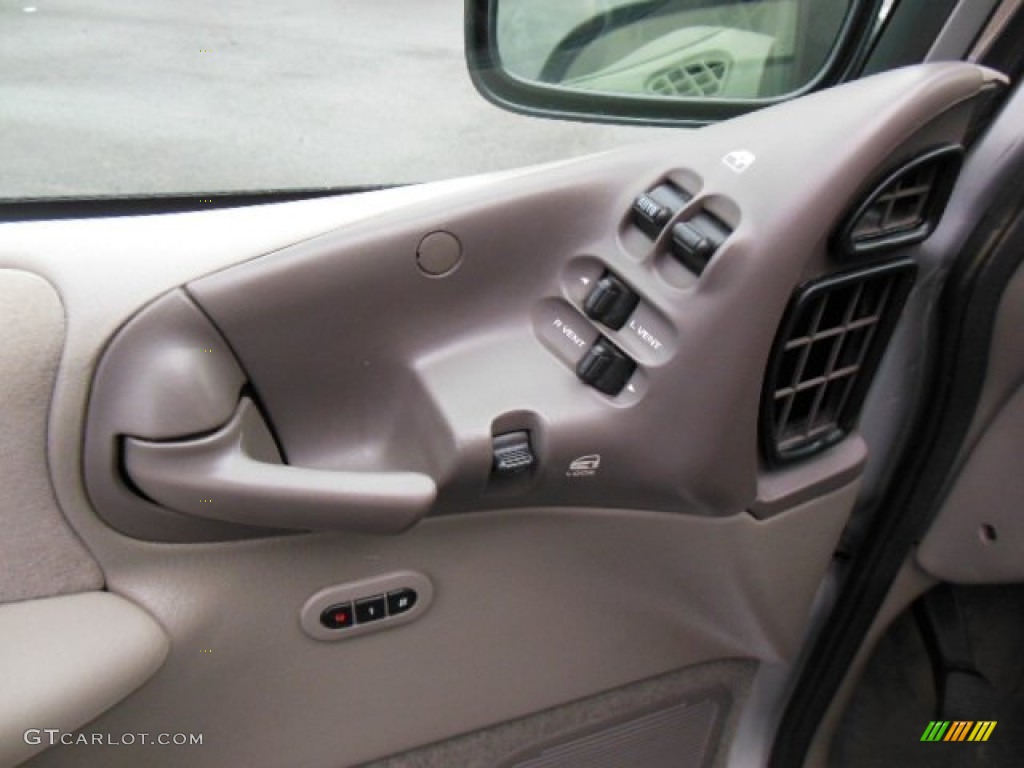 2000 Chrysler Town & Country Limited Controls Photo #76596552