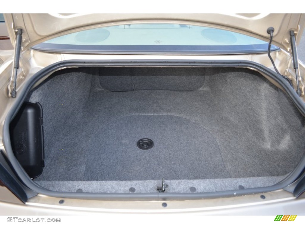 2005 Chevrolet Impala LS Trunk Photos