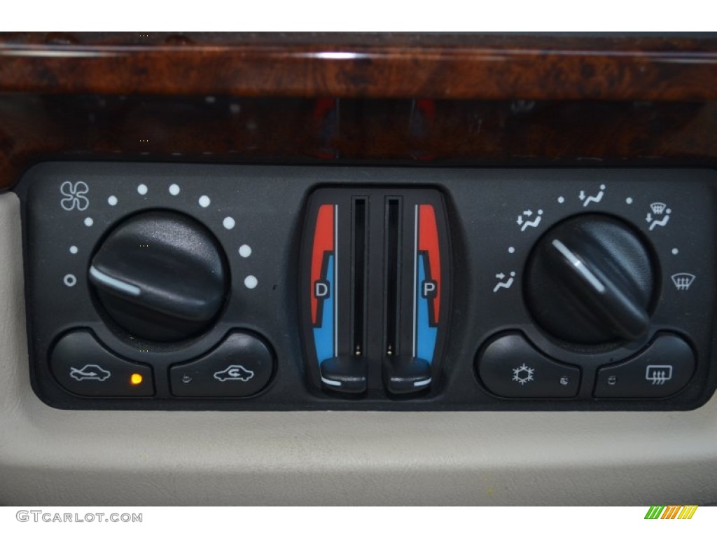 2005 Chevrolet Impala LS Controls Photos
