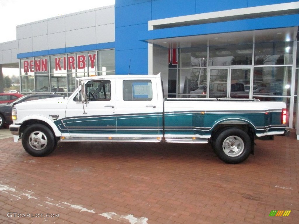 1995 F350 XLT Crew Cab 4x4 Dually - Oxford White / Grey photo #12