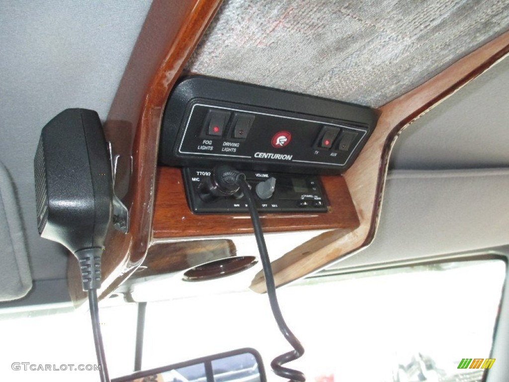 1995 F350 XLT Crew Cab 4x4 Dually - Oxford White / Grey photo #24