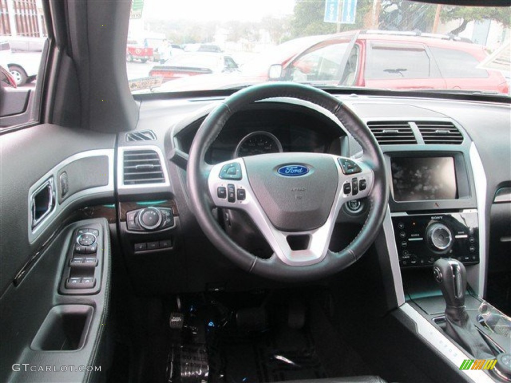 2012 Ford Explorer Limited 4WD Dashboard Photos