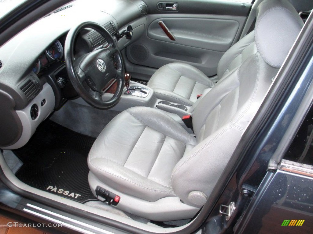 2004 Volkswagen Passat GLX Wagon Front Seat Photo #76599360