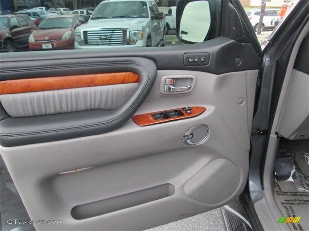 2004 Lexus LX 470 Gray Door Panel Photo #76601912
