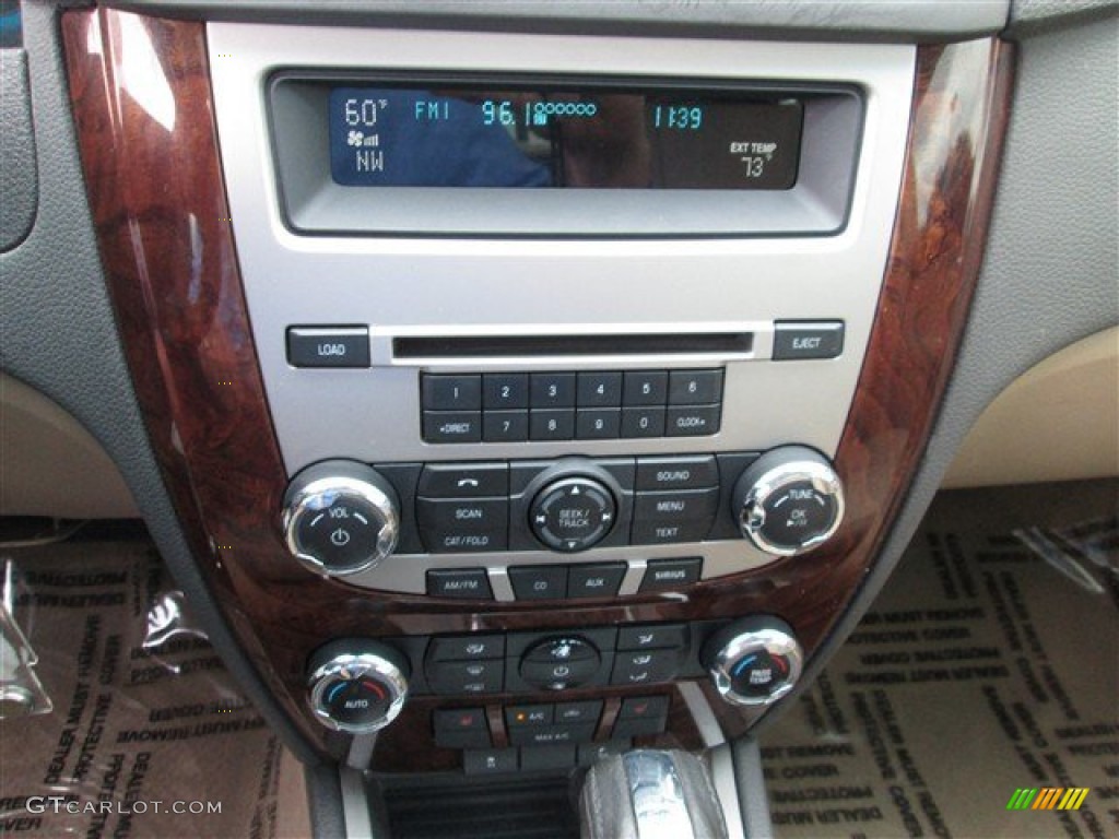 2010 Ford Fusion SEL Controls Photos