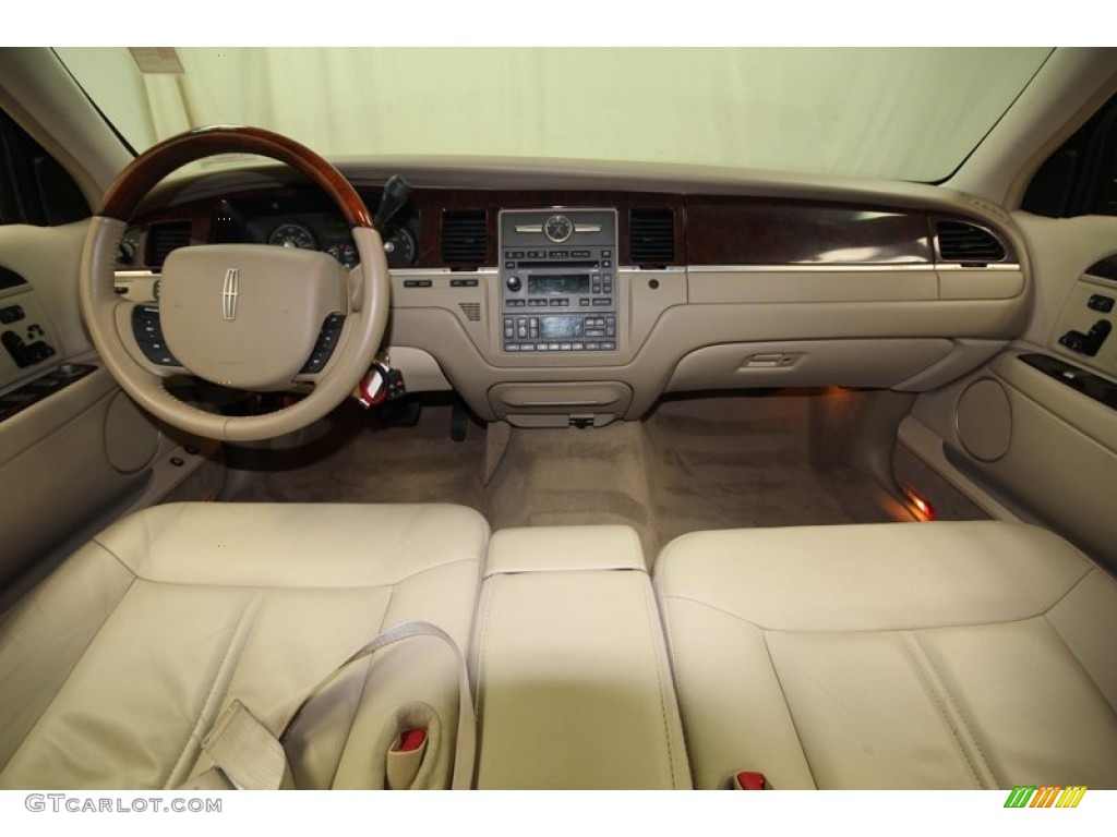 2009 Lincoln Town Car Signature Limited Dashboard Photos