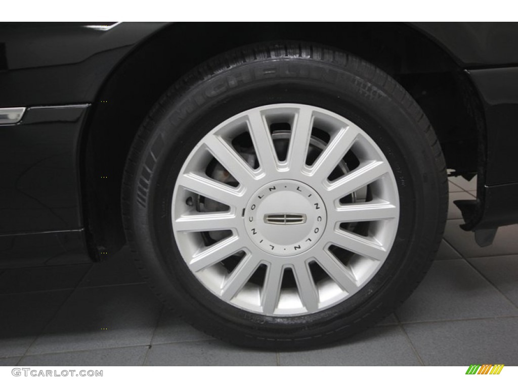 2009 Lincoln Town Car Signature Limited Wheel Photo #76604643