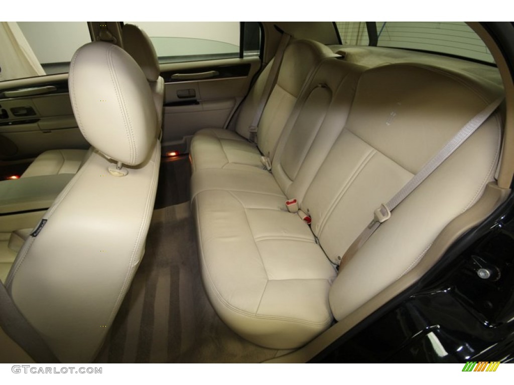 2009 Lincoln Town Car Signature Limited Rear Seat Photo #76604776
